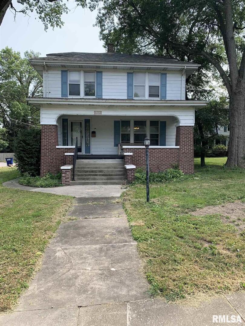 335 E North St., Duquoin, IL 62832