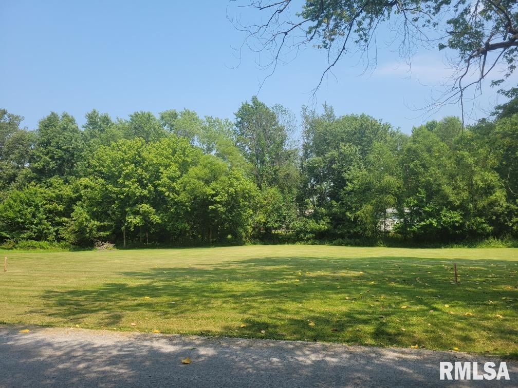 1000 S Wilson St., Benton, IL 62812