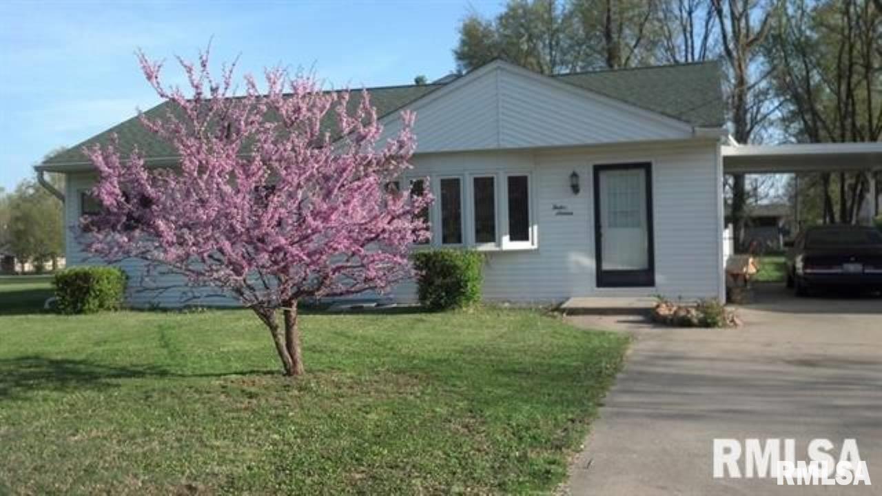 1216 W College St., Carbondale, IL 62901