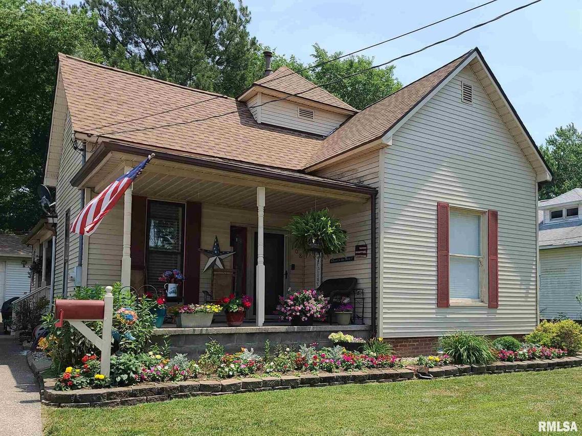 108 S Mckinley St., Harrisburg, IL 62946