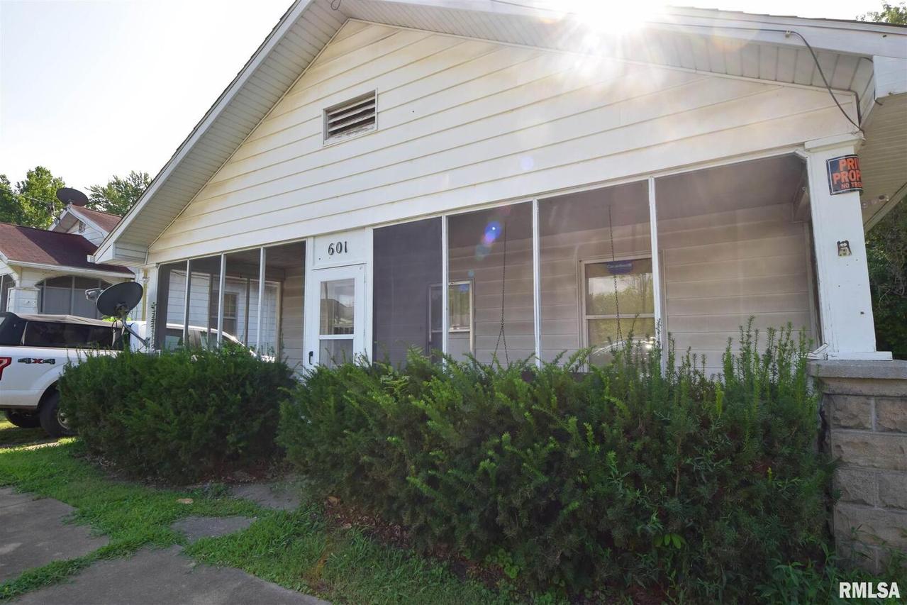601 N 22nd St., Murphysboro, IL 62966