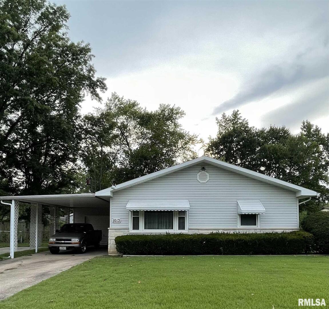 1013 N 16th St., Murphysboro, IL 62966