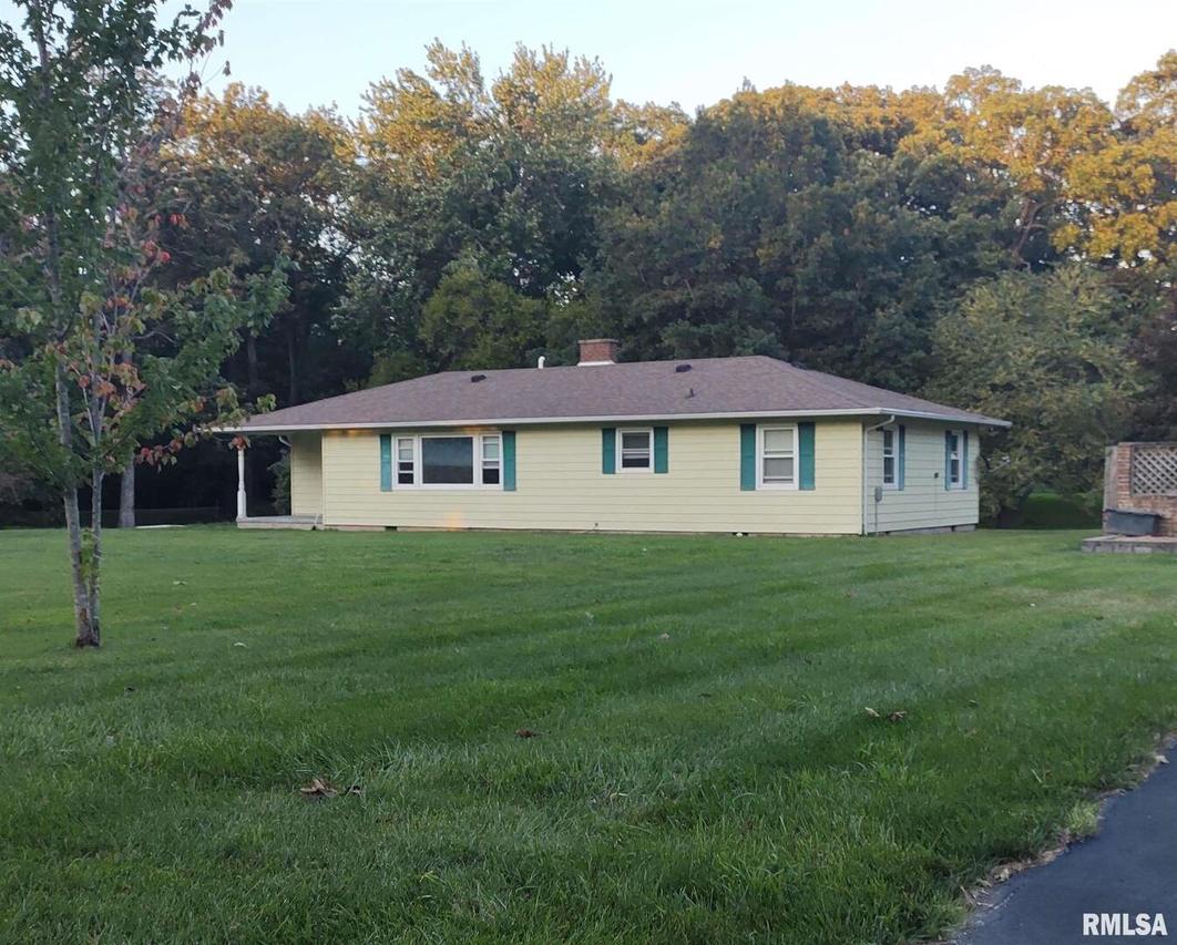 1003 S Hancock St., Mcleansboro, IL 62859