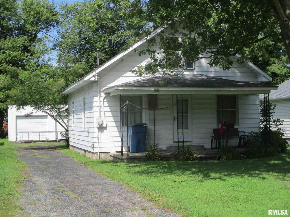 907 N Commercial St., Benton, IL