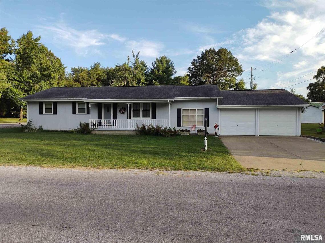 503 E Northbrook Dr., Mcleansboro, IL 62859