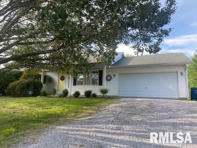 3 Autumn Ln., Desoto, IL 62924