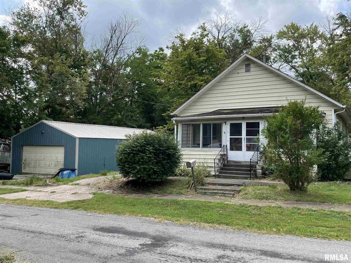 308 E Manila St., West Frankfort, IL 62896