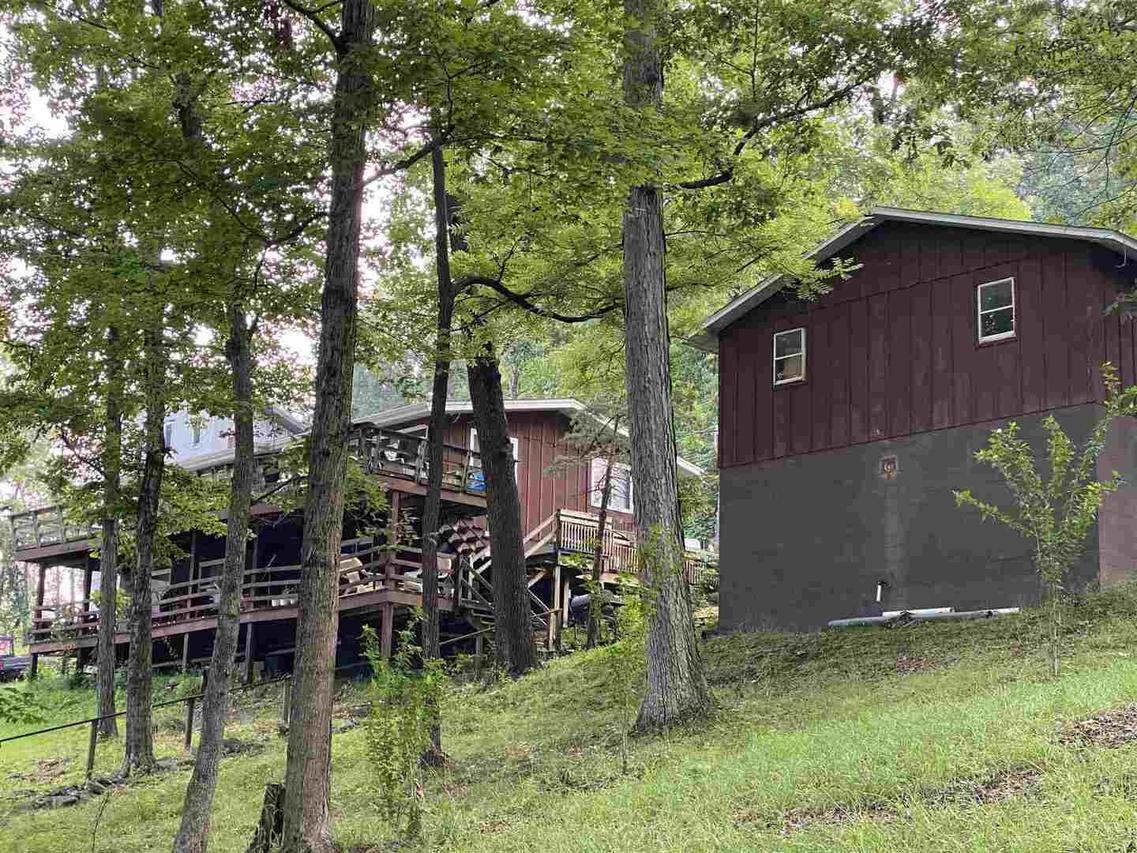 55 S Lakeshore Dr., Goreville, IL 62939