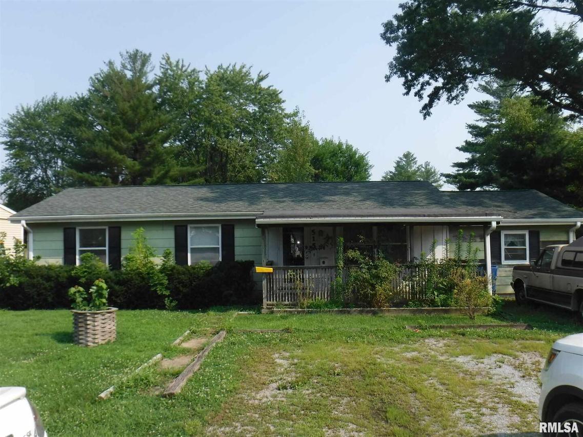 515 E 6th St., Flora, IL 62839