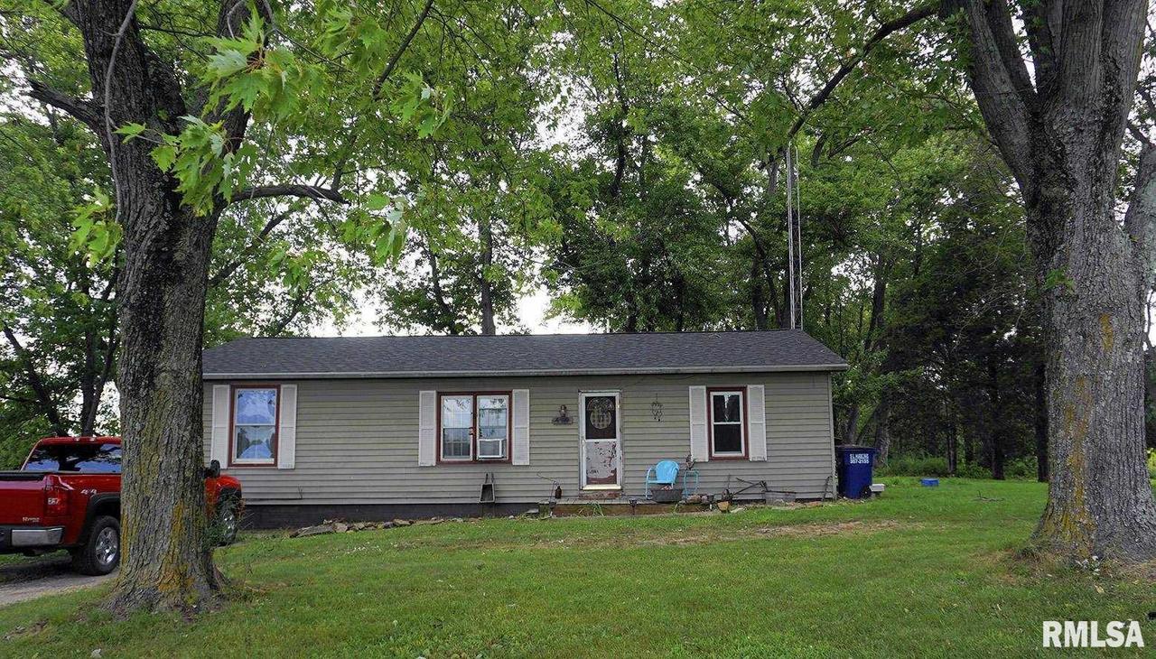 499 Six Mile Creek Rd., Duquoin, IL 62832