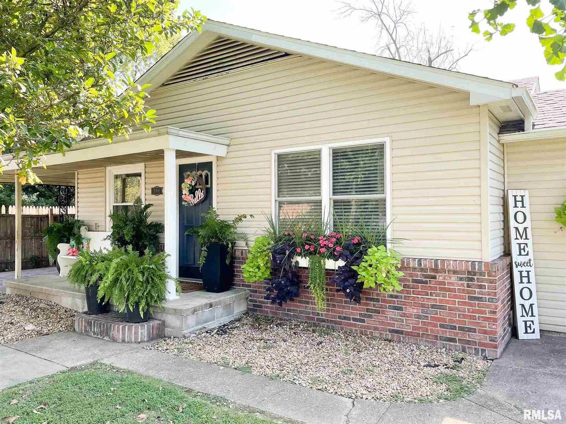 104 Circle Dr., Herrin, IL 62948