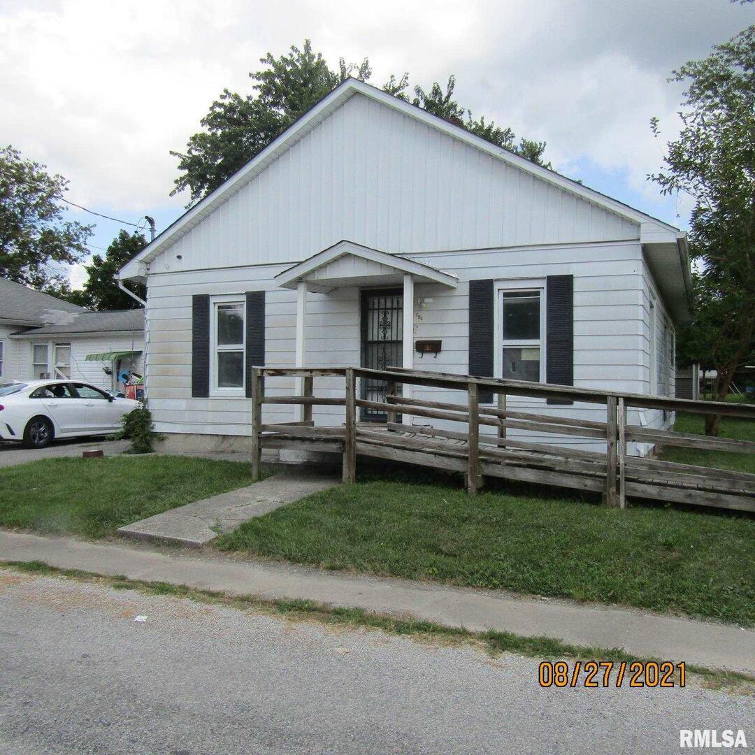 106 Hickory St., Benton, IL 62812