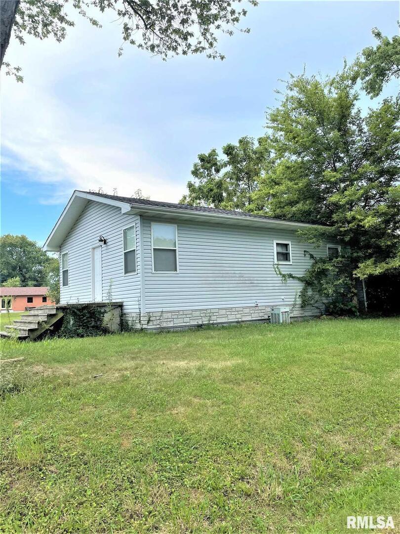 200 W Johnson St., Valier, IL 62891