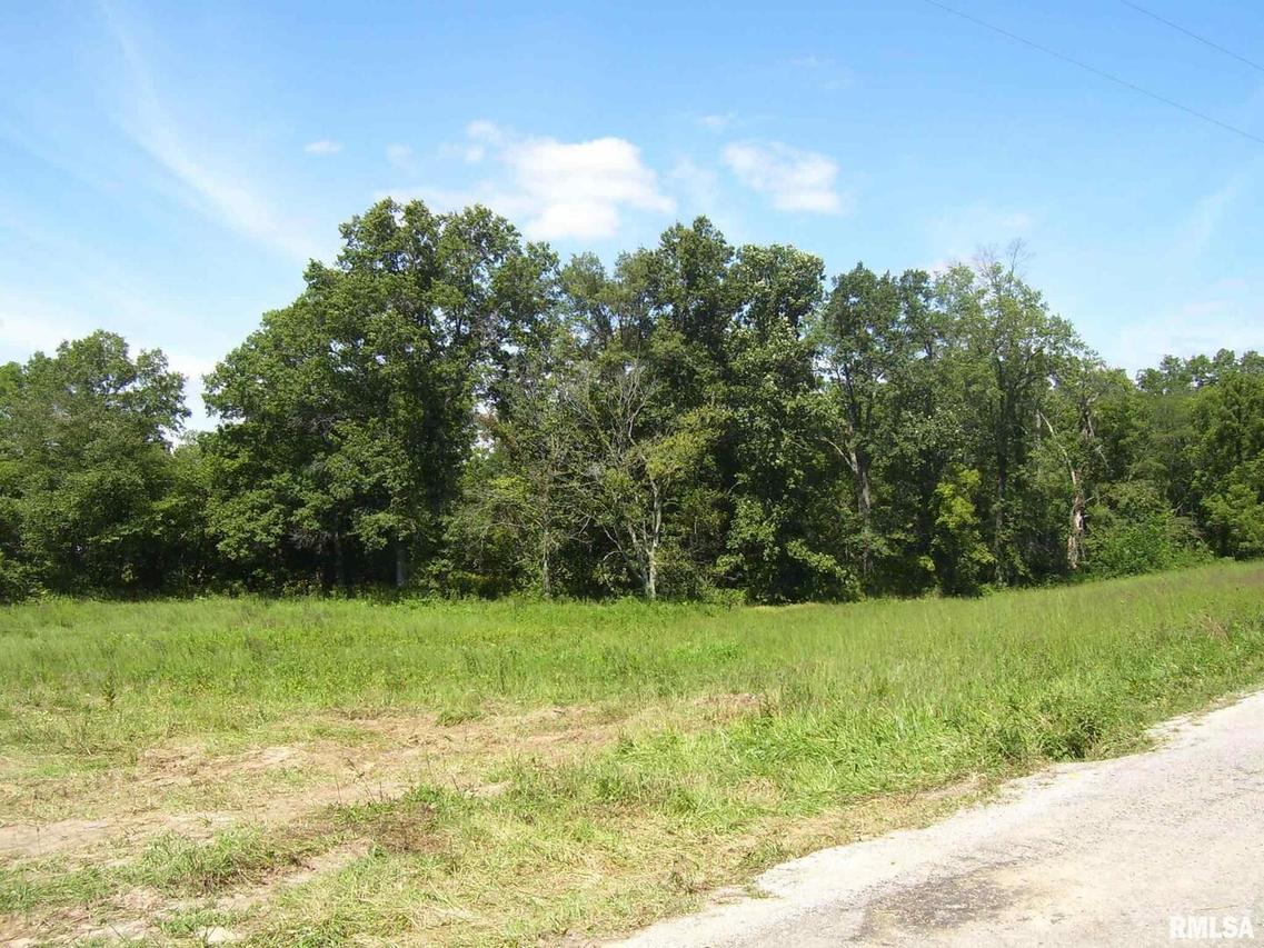 9500 Kinlou Rd., Kinmundy, IL 62854