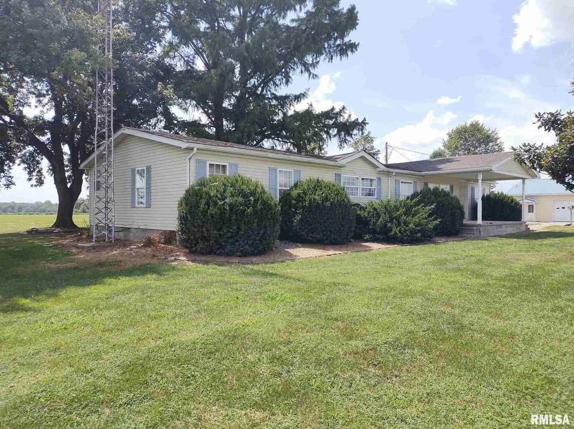 8184 County Road 1100 N, Mcleansboro, IL 62859