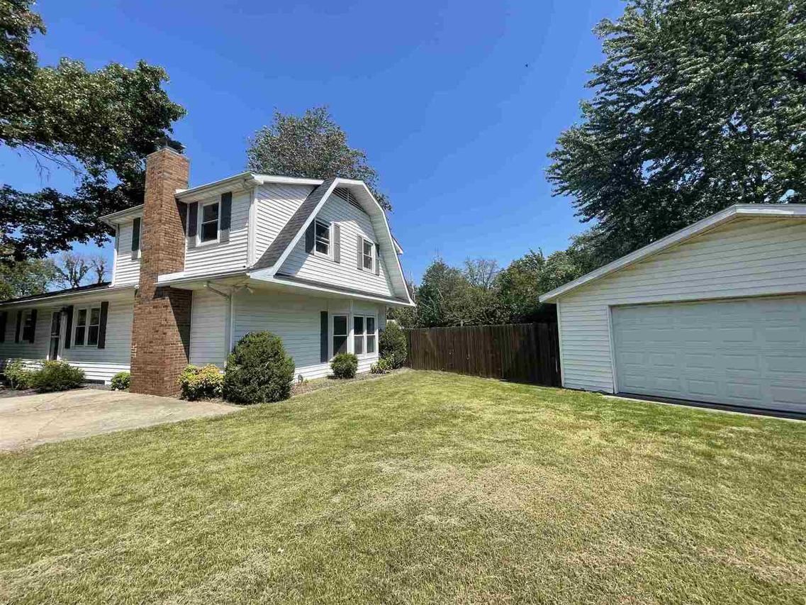 24 Trenton Ln., Centralia, IL 62801