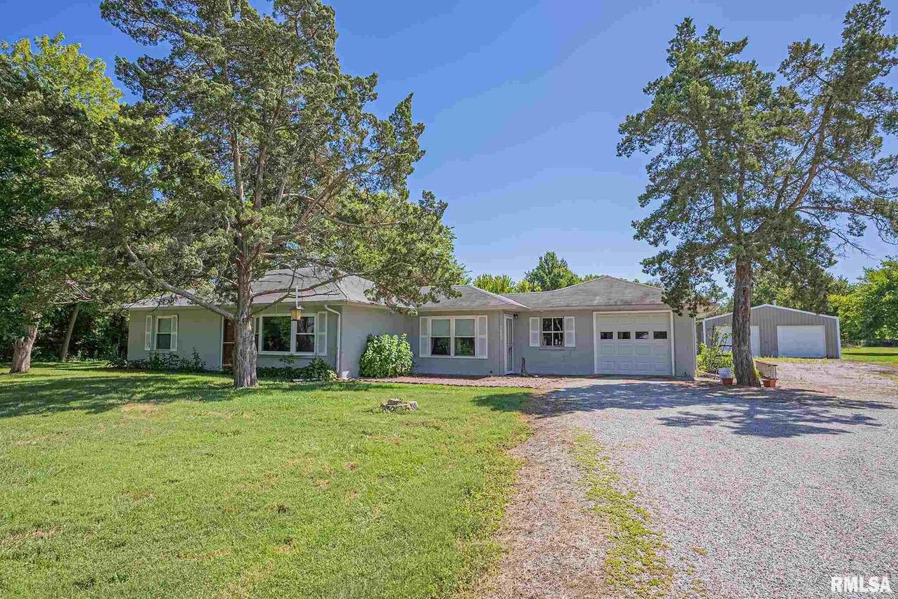 5062 E Us Hwy 50, Salem, IL 62881