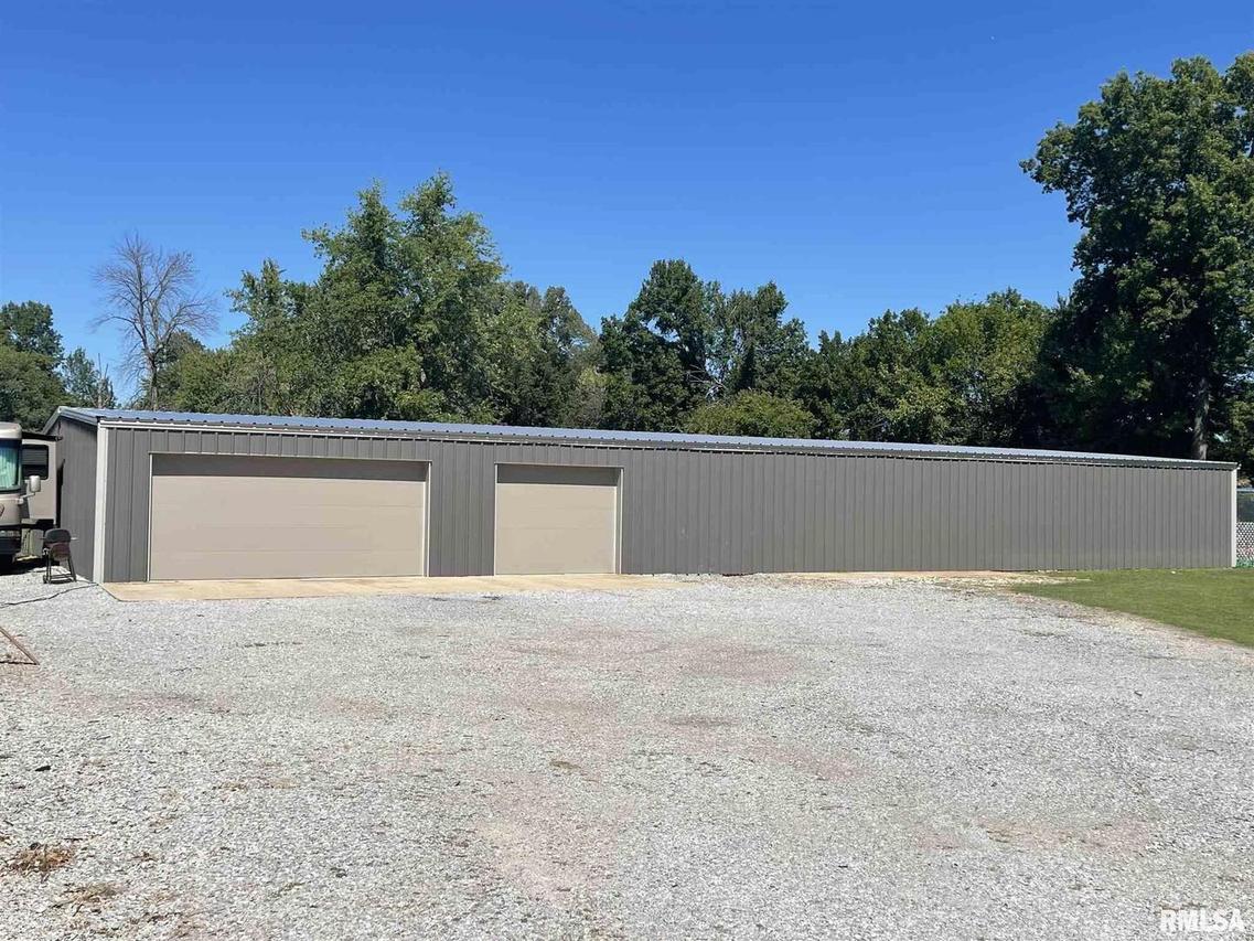 1700 N 13th St., Herrin, IL 62948