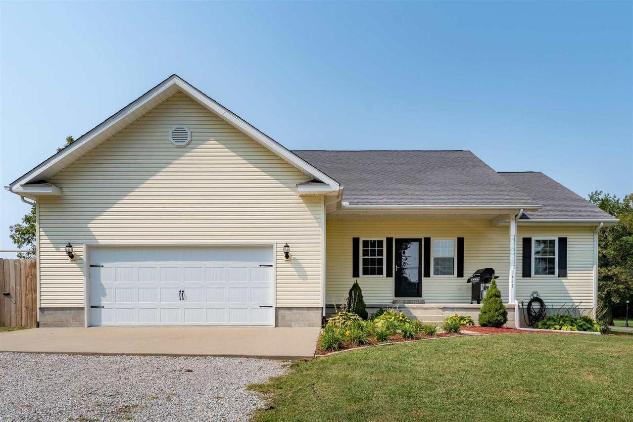 1417 N 4th St., Herrin, IL 62948