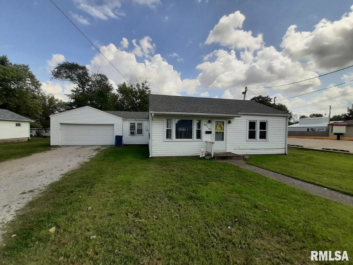 702 N Victor St., Christopher, IL 62822