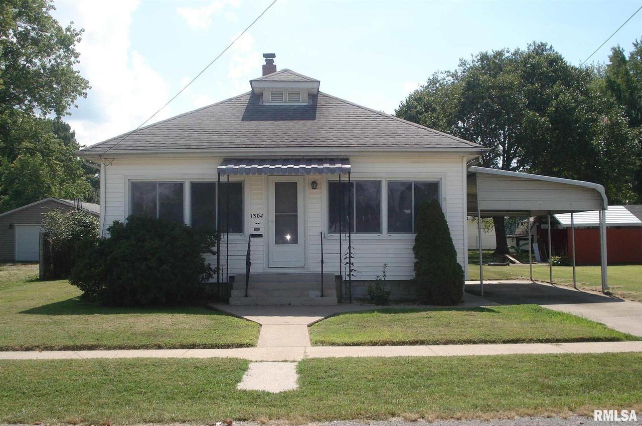 1304 W Harrison St., Herrin, IL 62948