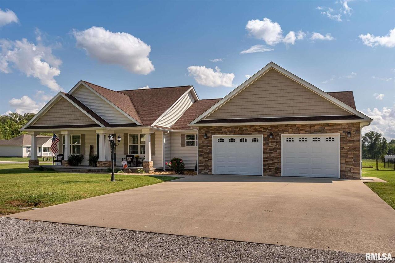 304 Eric Dr., Herrin, IL 62948