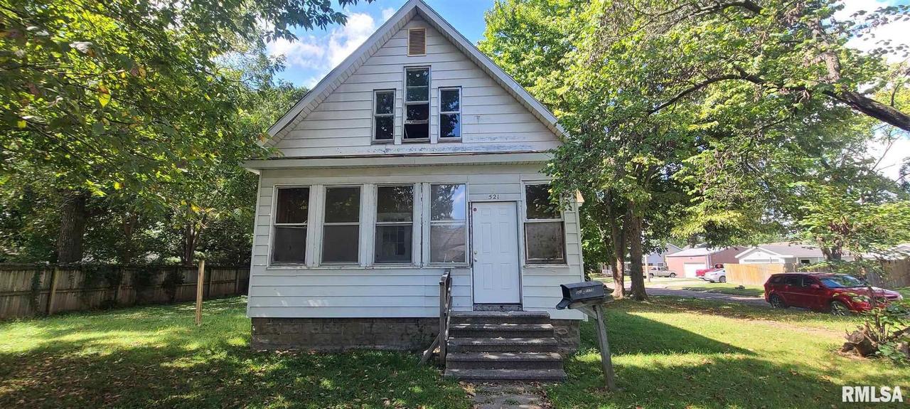 521 N 11th St., Herrin, IL 62948