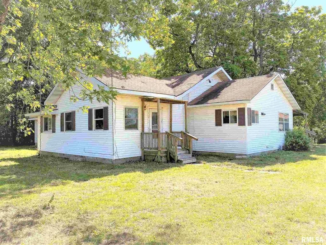 8605 Bobwhite Rd., Louisville, IL 62858