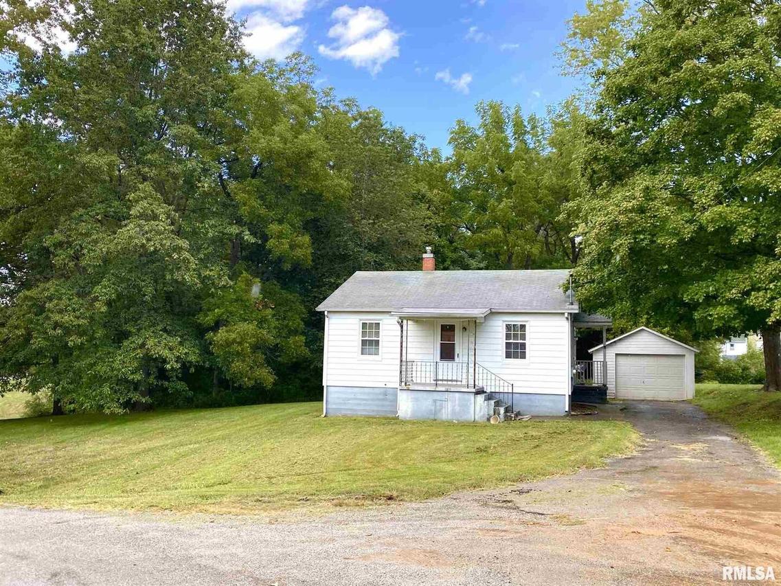 303 Cook Ave., Jonesboro, IL 62952