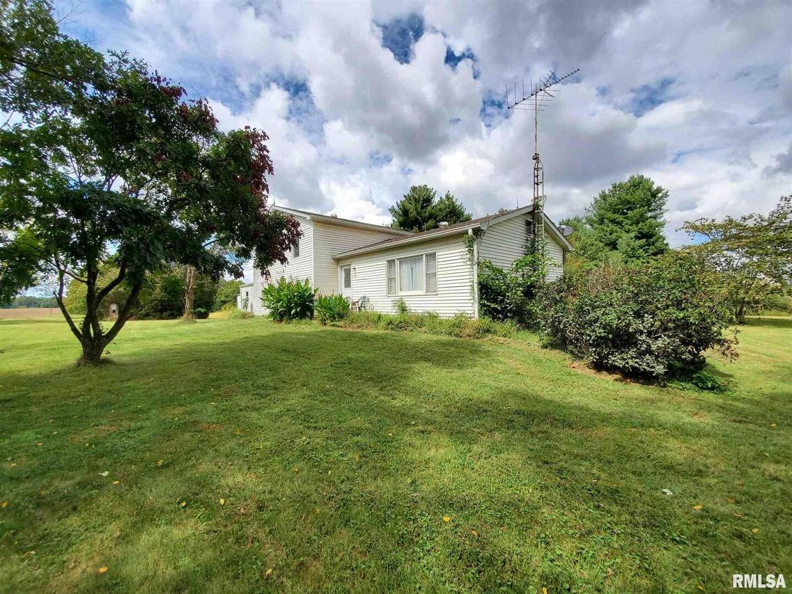 11353 County Road 1350 N County Rd., Mcleansboro, IL 62859