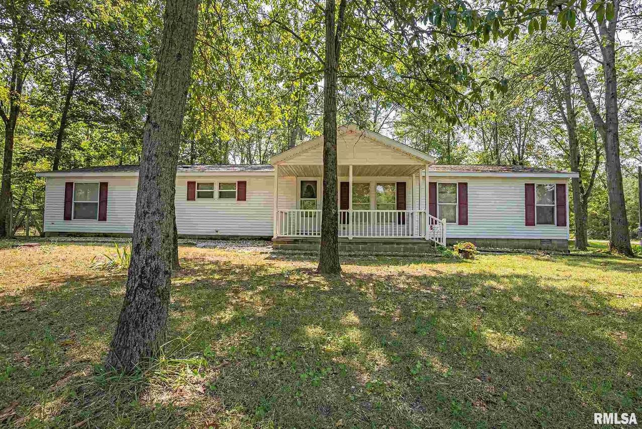 4996 Cross Rd., Salem, IL 62881