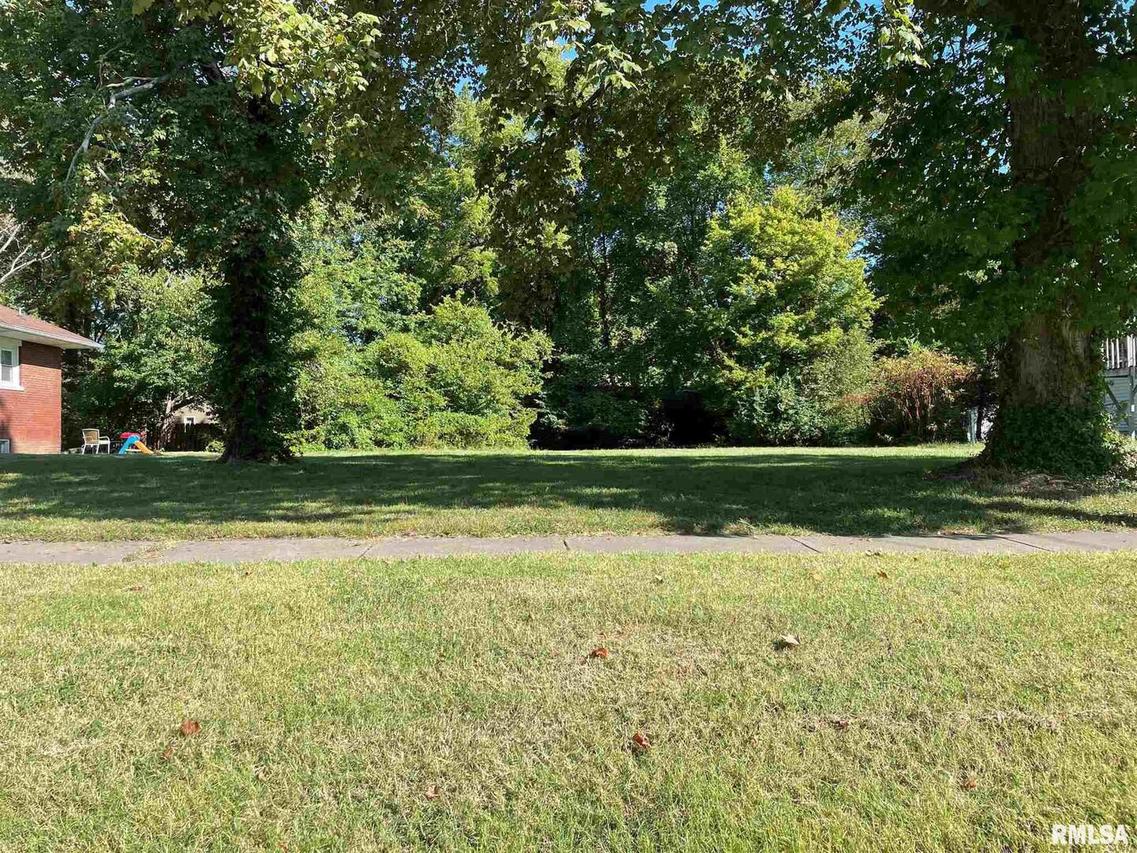 612 W Cherry Dr., Carbondale, IL 62901