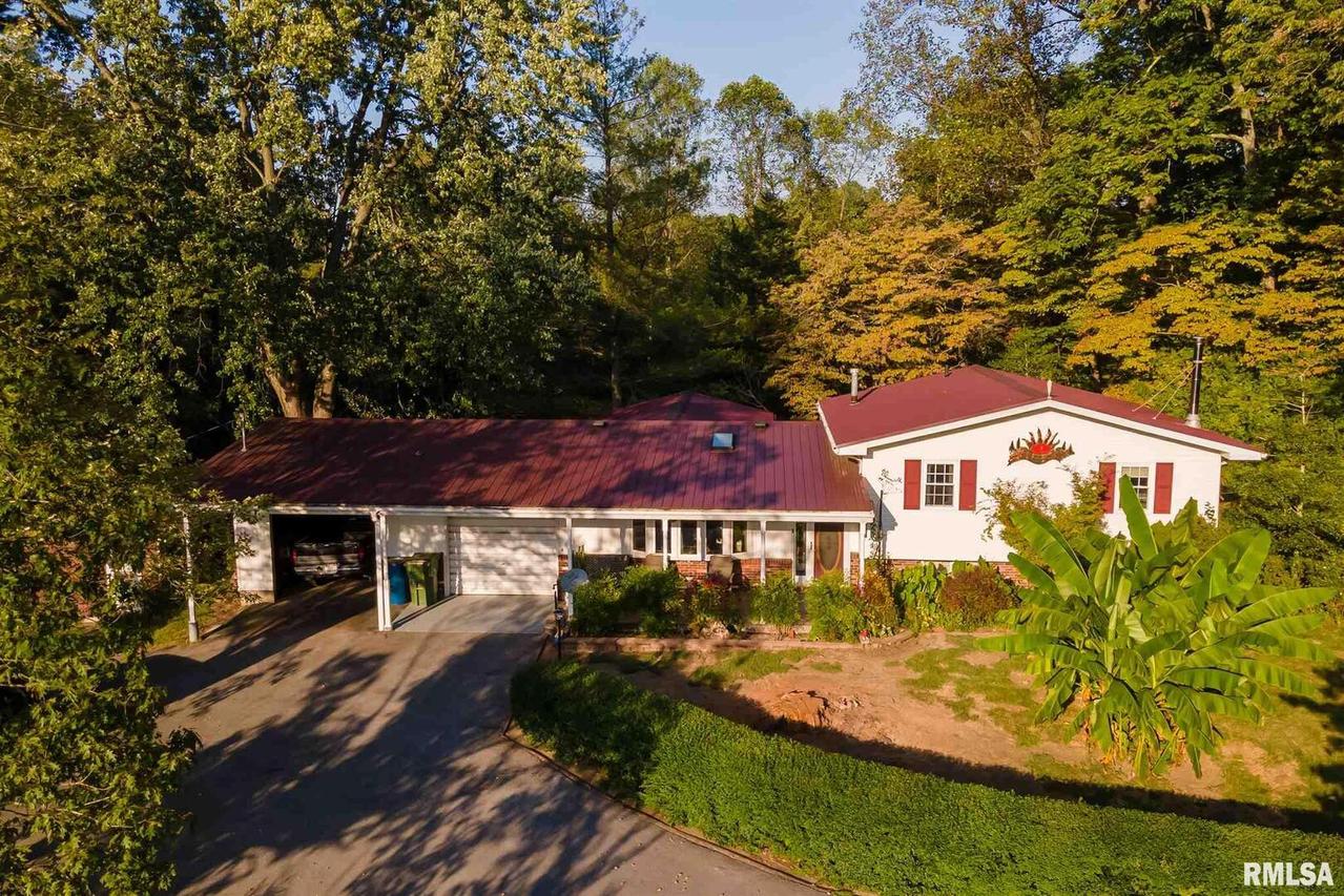 572 Twin Oaks Dr., Cobden, IL 62920