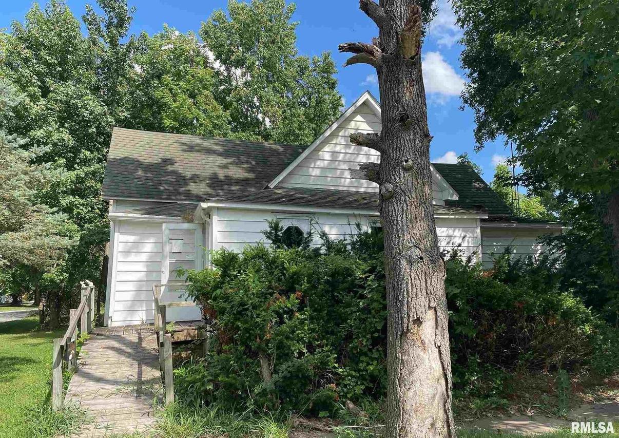 600 S 25th St., Herrin, IL 62948