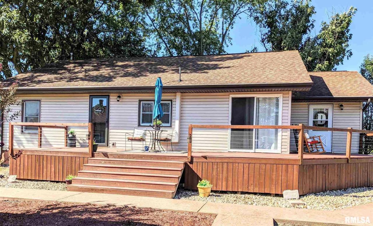 320 Harrison St., Vergennes, IL 62994