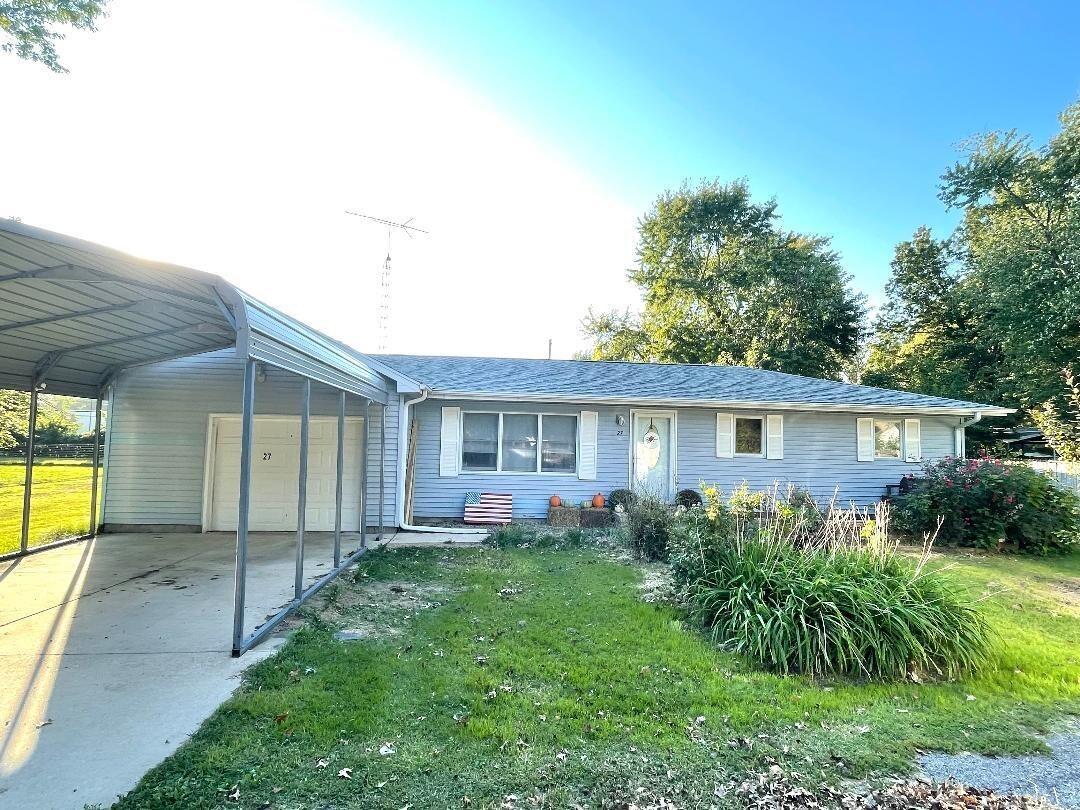 27 Roseclair Ln., Centralia, IL 62801