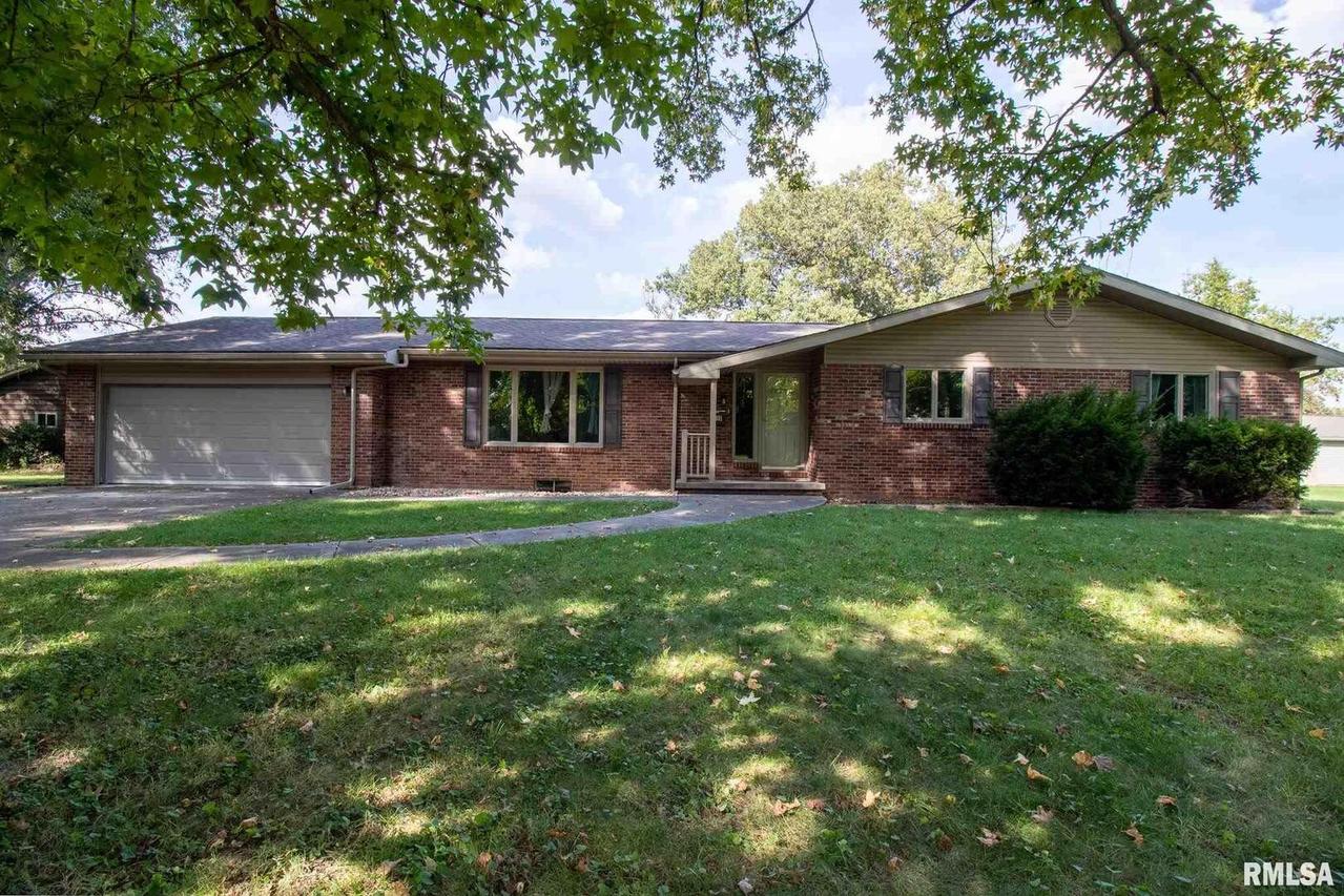 601 E Clark St., West Frankfort, IL 62896