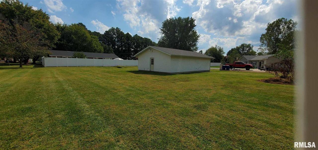 3677 Hamilton Park Rd., Duquoin, IL 62832