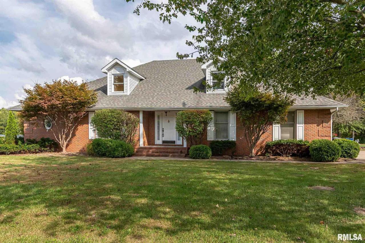 1601 Eugene Ln., Marion, IL 62959