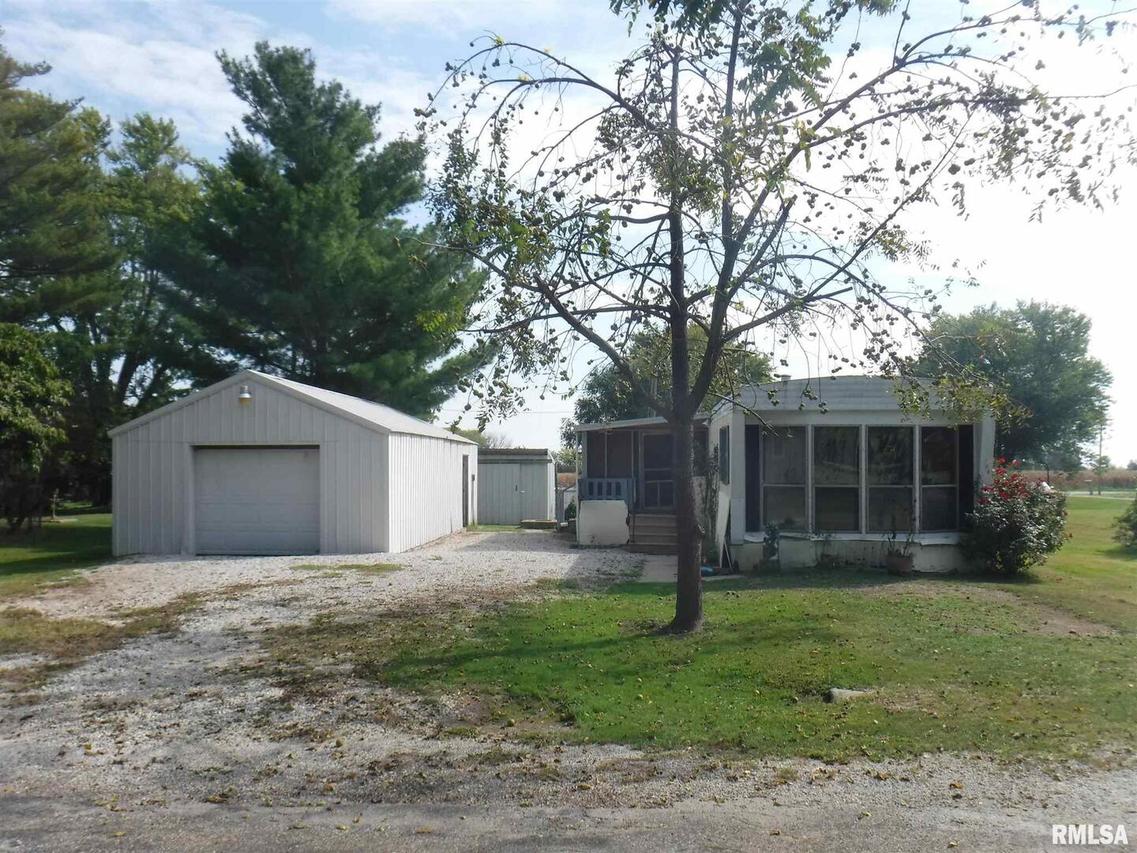 704 Lincoln St., Alma, IL 62807