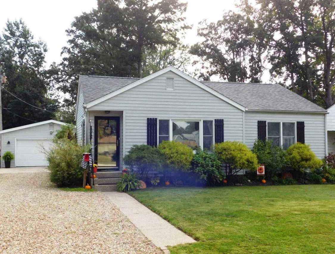 1516 N Rotan Ave., Salem, IL 62881