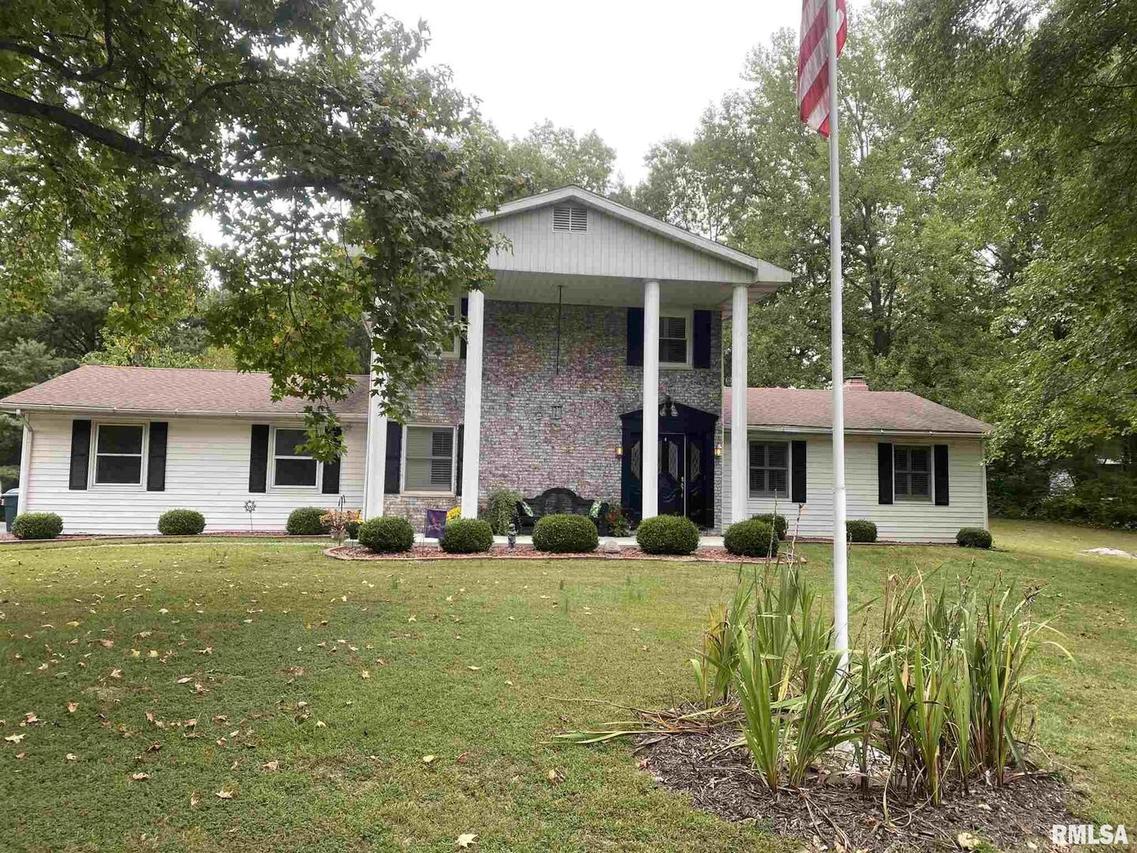 268 Lake Dr., Murphysboro, IL 62966