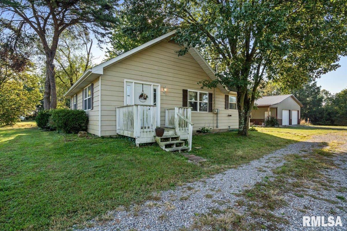 7213 Highway 11, Mt Carmel, IL 62863