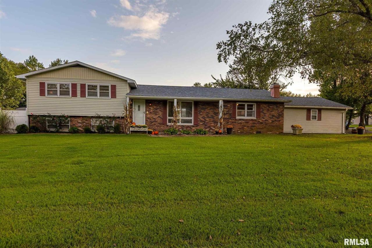 1005 Jeffrey Dr., Carterville, IL 62918