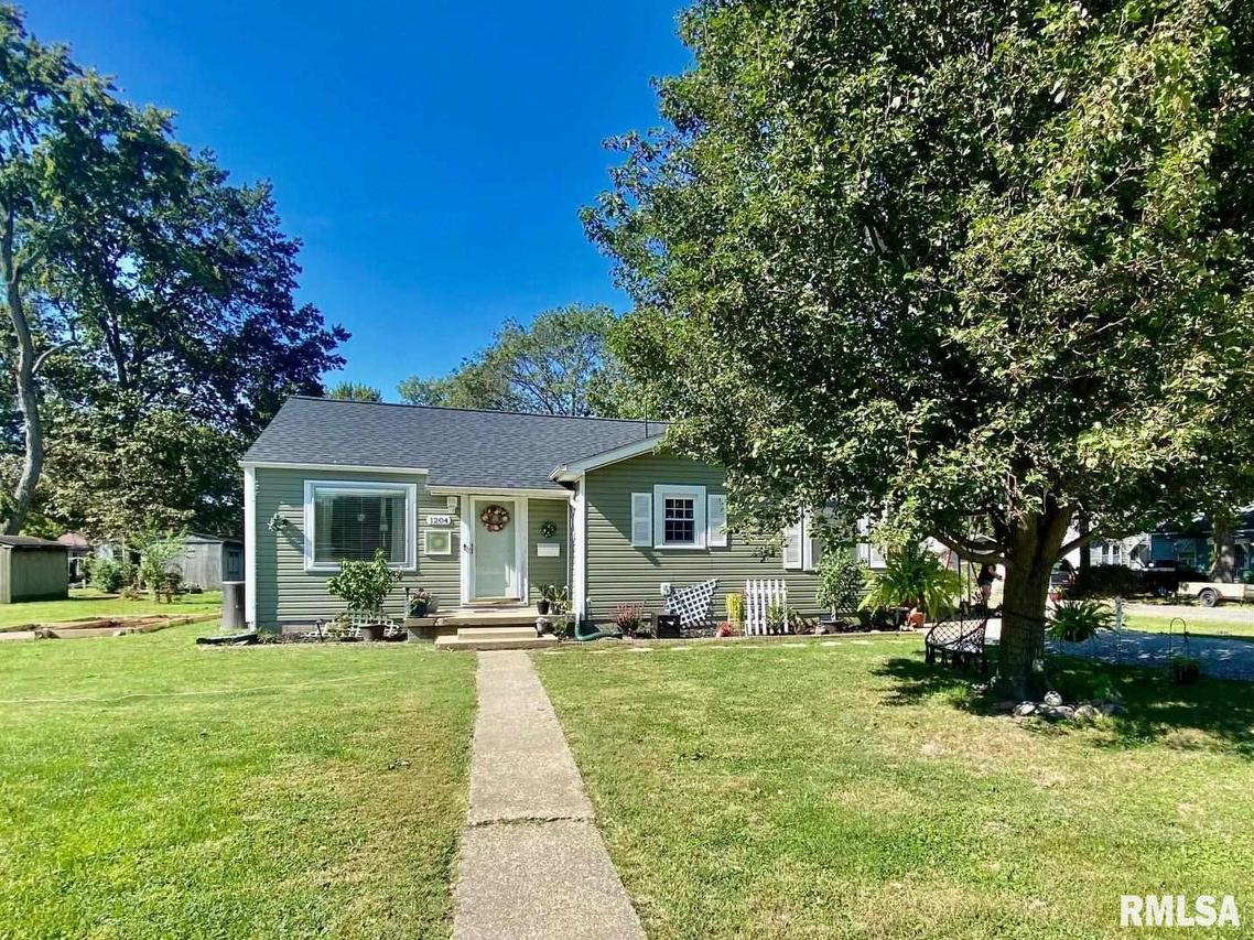 1204 S Pine St., Centralia, IL 62801