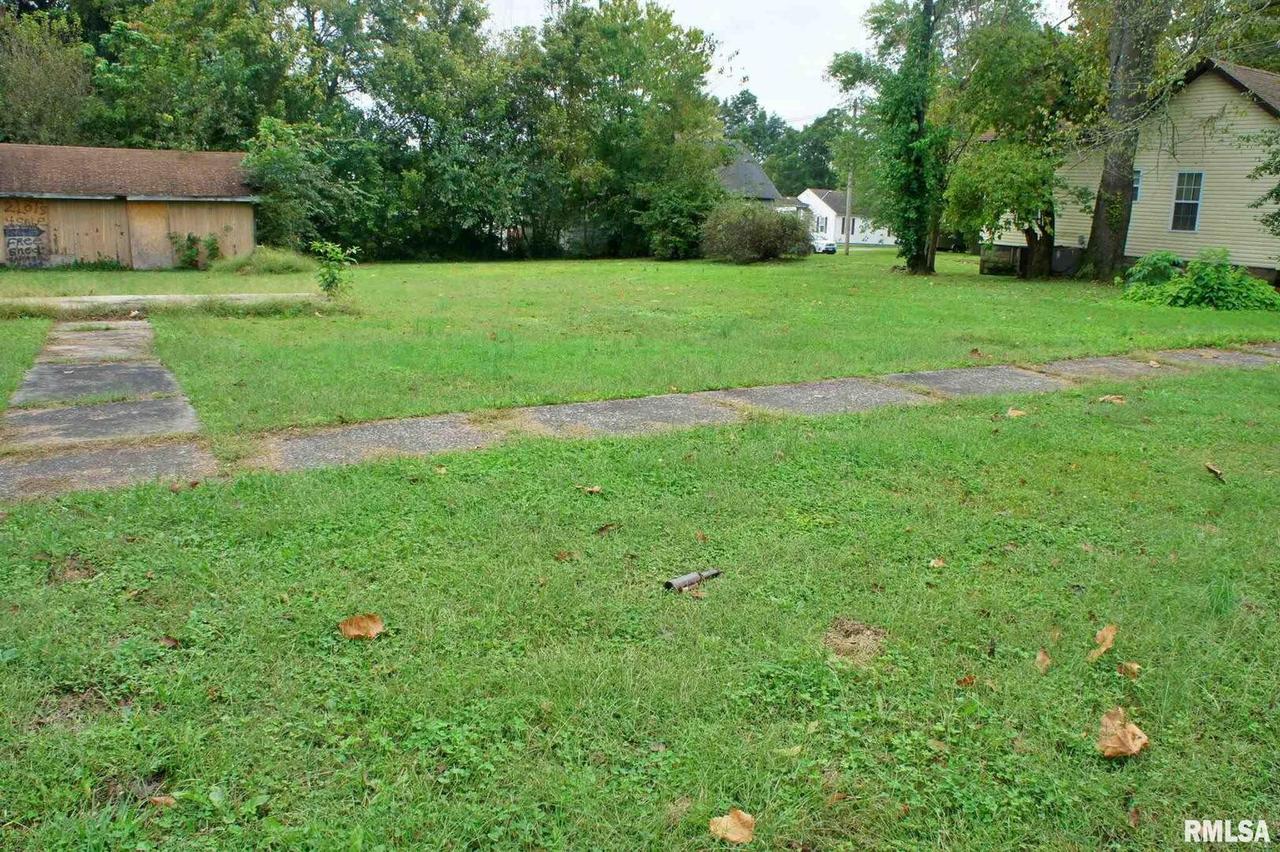 1010 Girard St., Metropolis, IL 62960