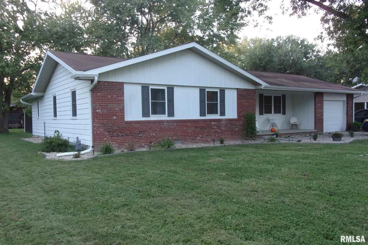 119 Fielder Dr., Salem, IL 62881