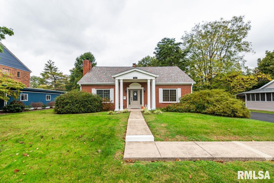 711 N College St., Salem, IL 62881