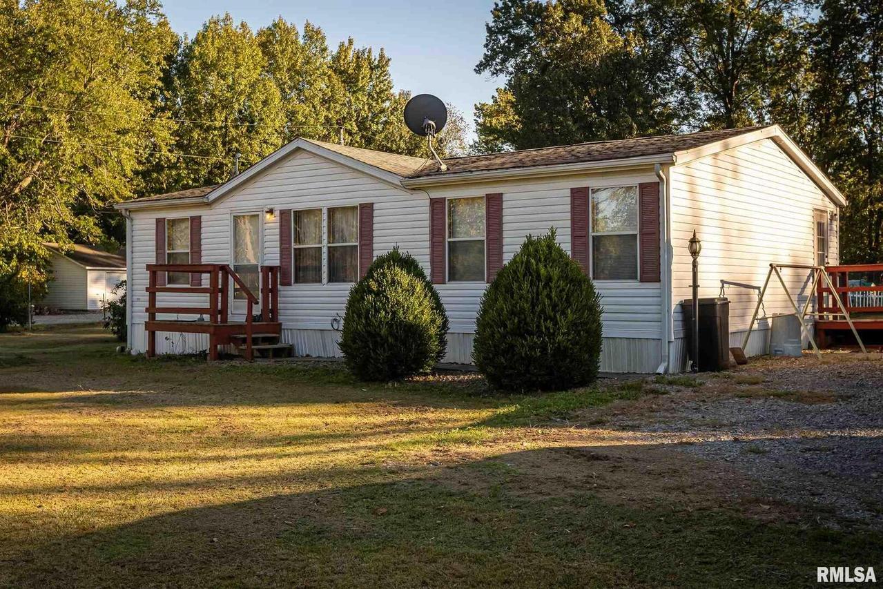 12373 New Virginia Rd., Johnston City, IL 62951