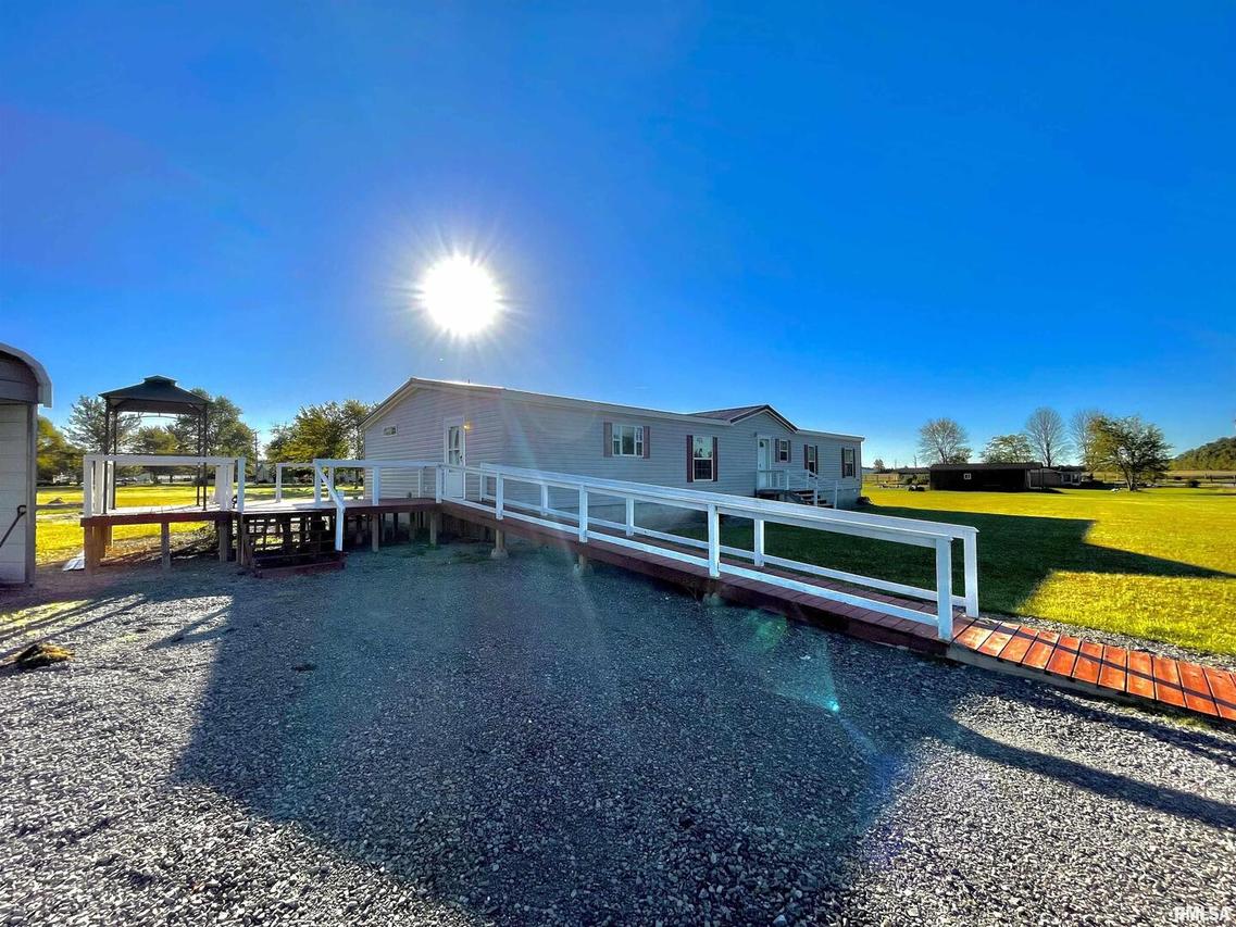 630 County Road 1830 E Rd., Fairfield, IL 62837